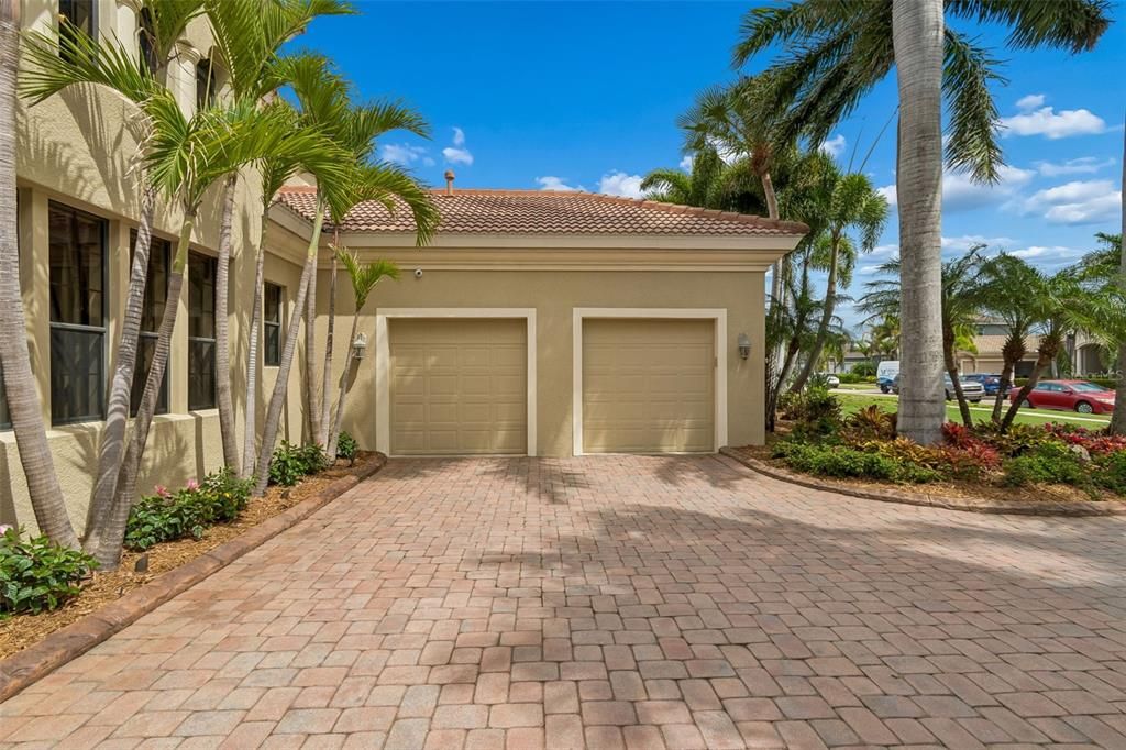 For Sale: $1,699,000 (4 beds, 4 baths, 4211 Square Feet)