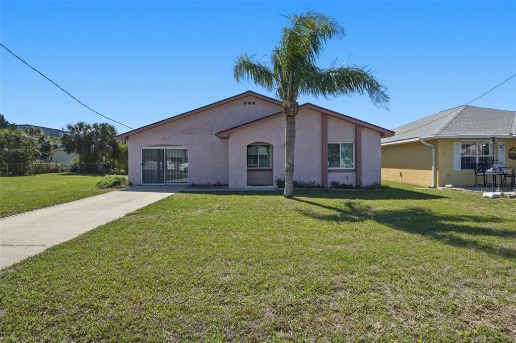 Active With Contract: $490,000 (2 beds, 2 baths, 949 Square Feet)