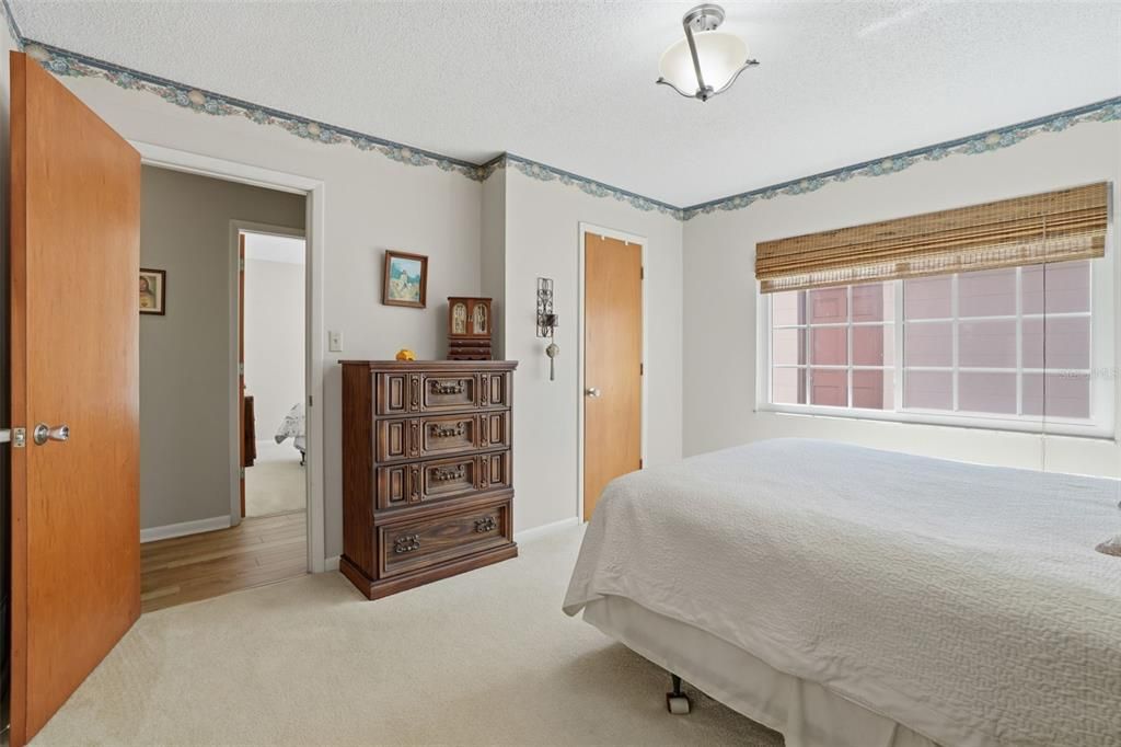 Active With Contract: $490,000 (2 beds, 2 baths, 949 Square Feet)