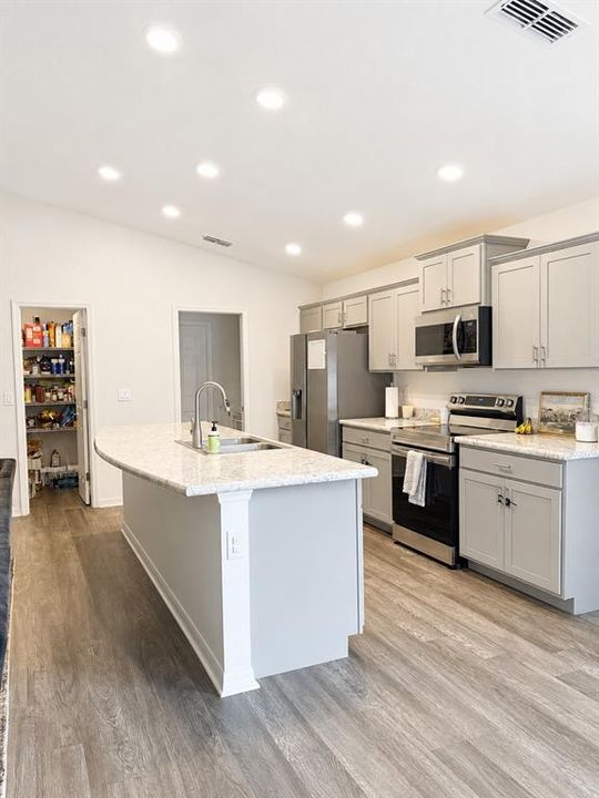For Sale: $315,000 (3 beds, 2 baths, 1558 Square Feet)