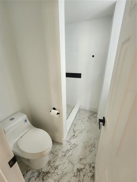 Activo con contrato: $230,000 (2 camas, 2 baños, 1124 Pies cuadrados)