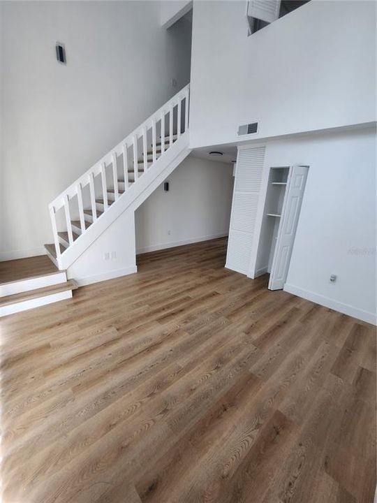 Activo con contrato: $230,000 (2 camas, 2 baños, 1124 Pies cuadrados)
