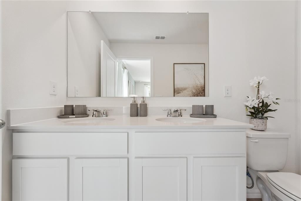 For Sale: $301,990 (3 beds, 2 baths, 1463 Square Feet)