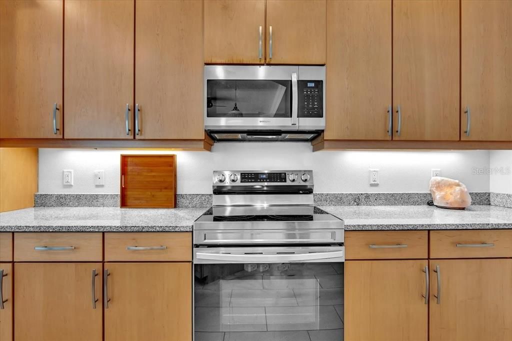 En Venta: $719,000 (3 camas, 2 baños, 2334 Pies cuadrados)
