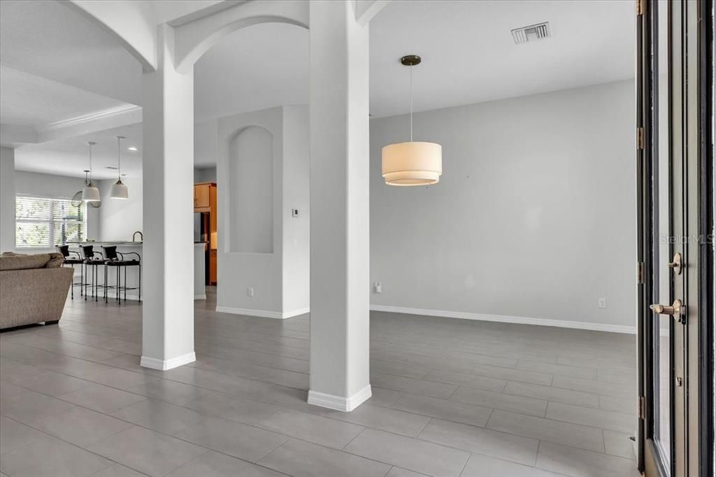En Venta: $719,000 (3 camas, 2 baños, 2334 Pies cuadrados)