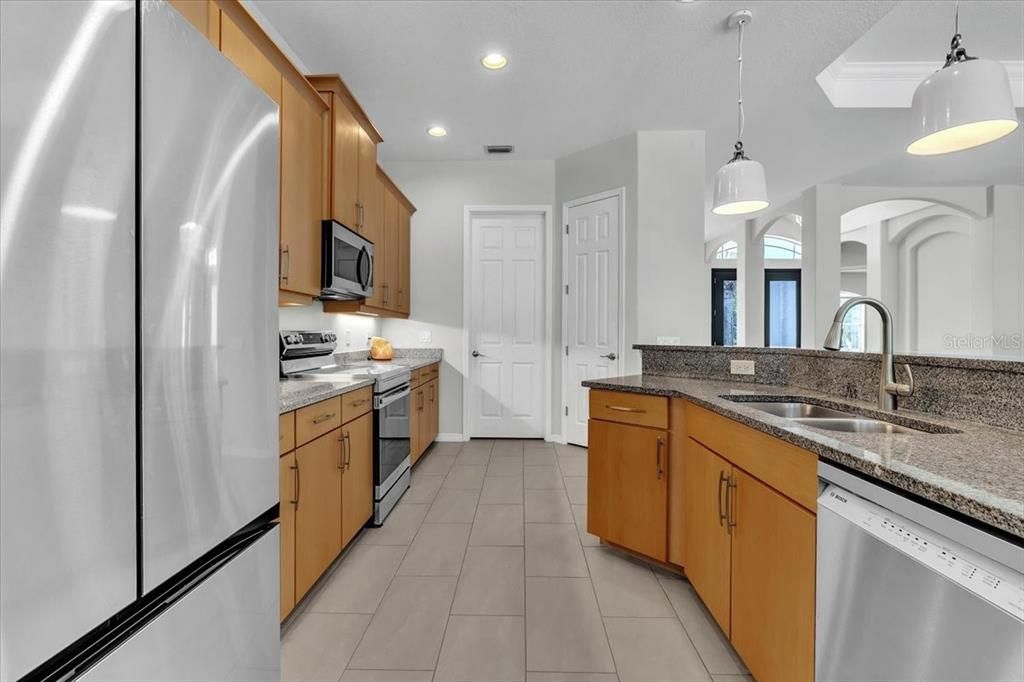 En Venta: $719,000 (3 camas, 2 baños, 2334 Pies cuadrados)