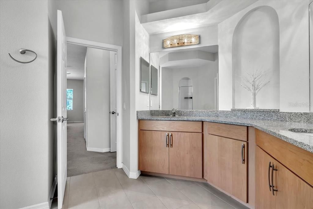 En Venta: $719,000 (3 camas, 2 baños, 2334 Pies cuadrados)