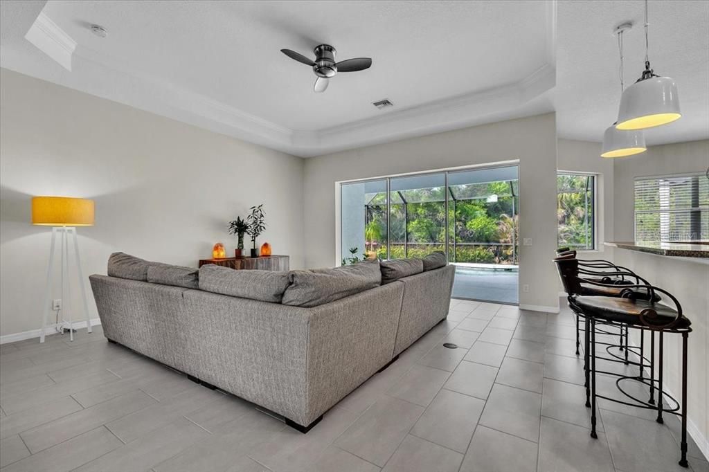 En Venta: $719,000 (3 camas, 2 baños, 2334 Pies cuadrados)