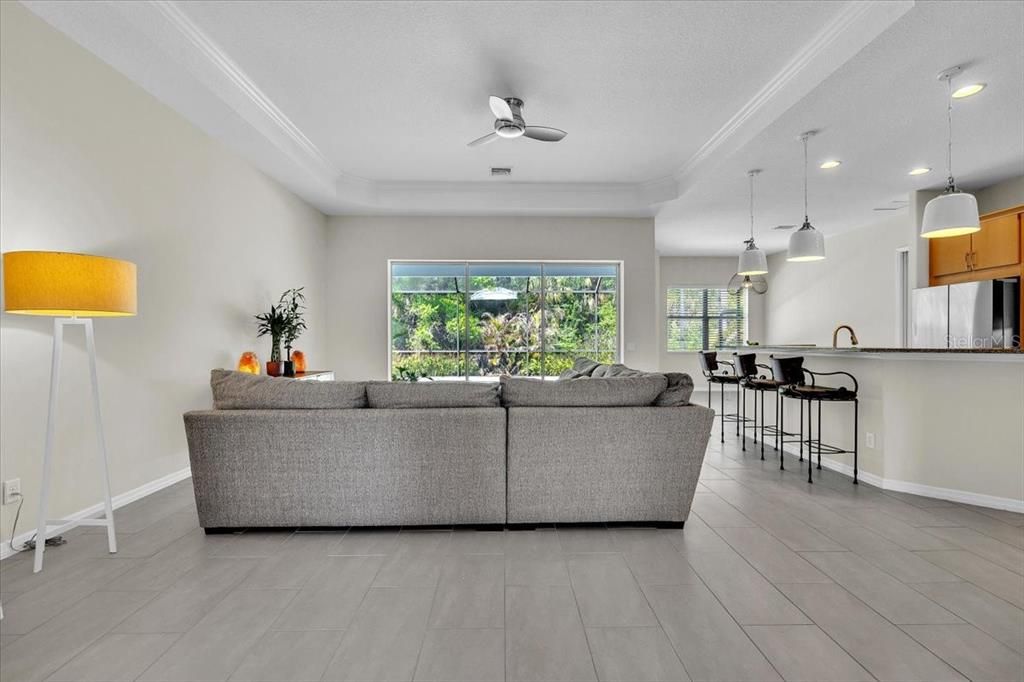 En Venta: $719,000 (3 camas, 2 baños, 2334 Pies cuadrados)