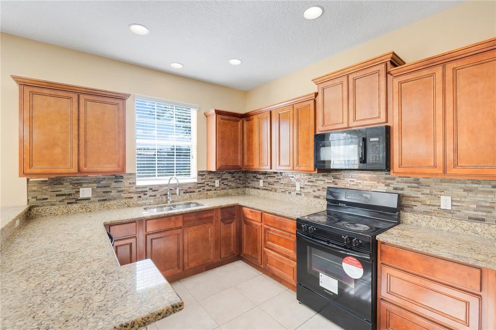 For Sale: $330,000 (3 beds, 2 baths, 1778 Square Feet)