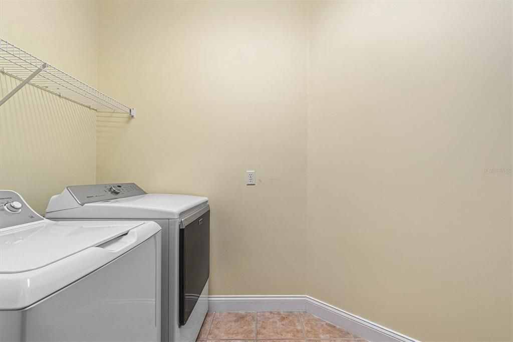 En Venta: $1,195,000 (3 camas, 2 baños, 3113 Pies cuadrados)