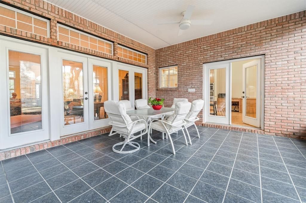 En Venta: $1,195,000 (3 camas, 2 baños, 3113 Pies cuadrados)
