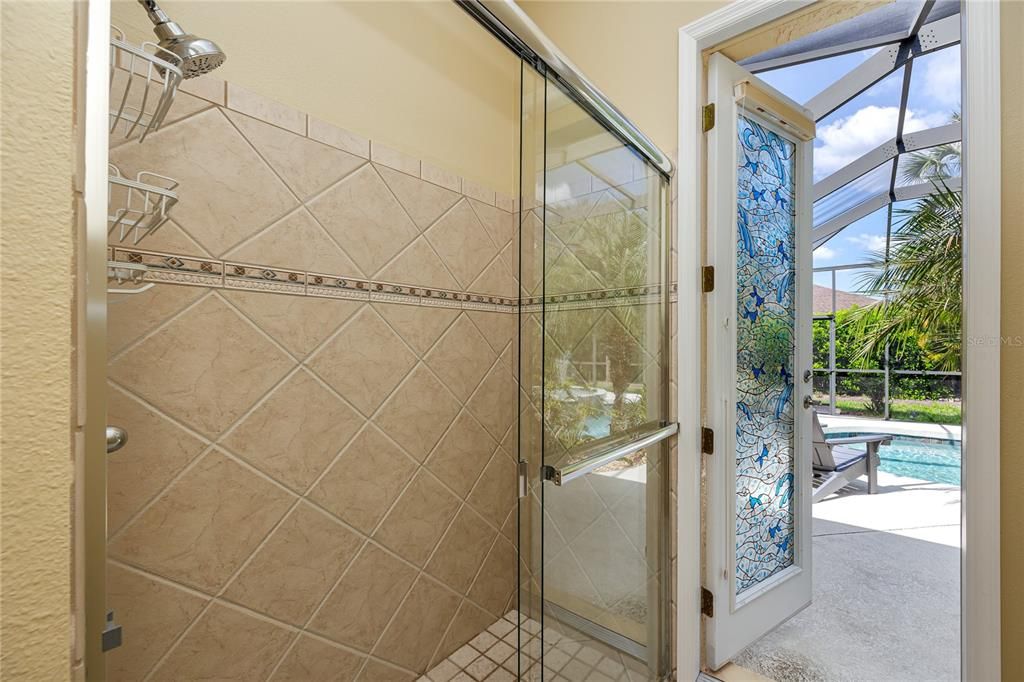 Под контрактом: $569,000 (4 спален, 3 ванн, 2322 Квадратных фут)