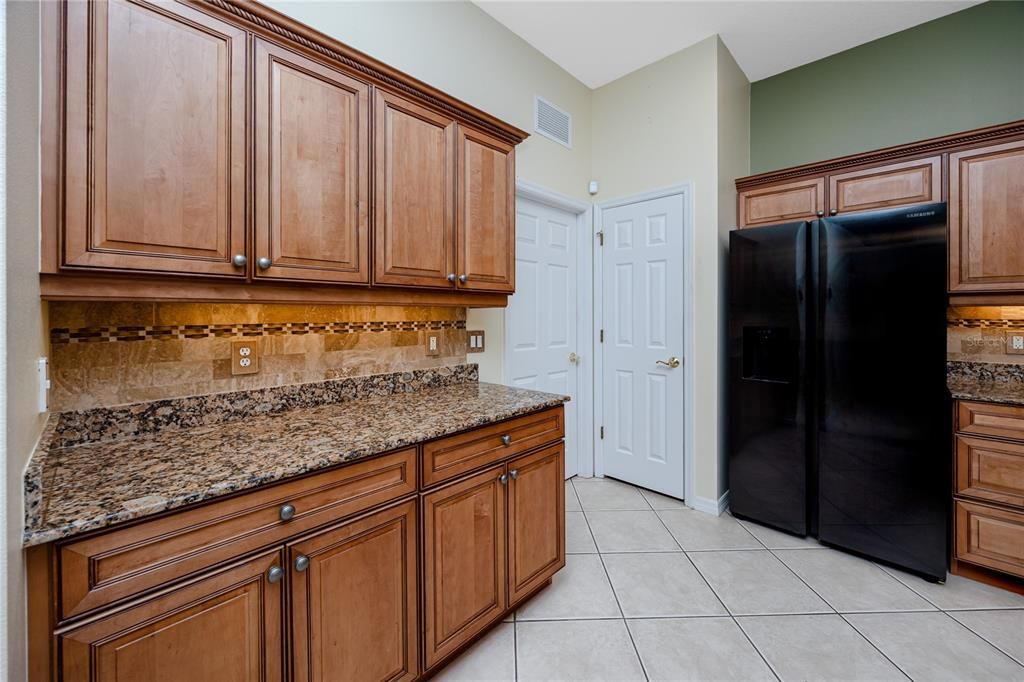 Под контрактом: $569,000 (4 спален, 3 ванн, 2322 Квадратных фут)