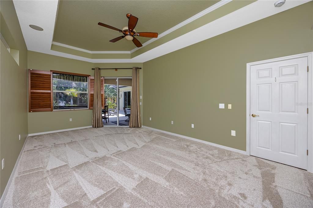 Под контрактом: $569,000 (4 спален, 3 ванн, 2322 Квадратных фут)