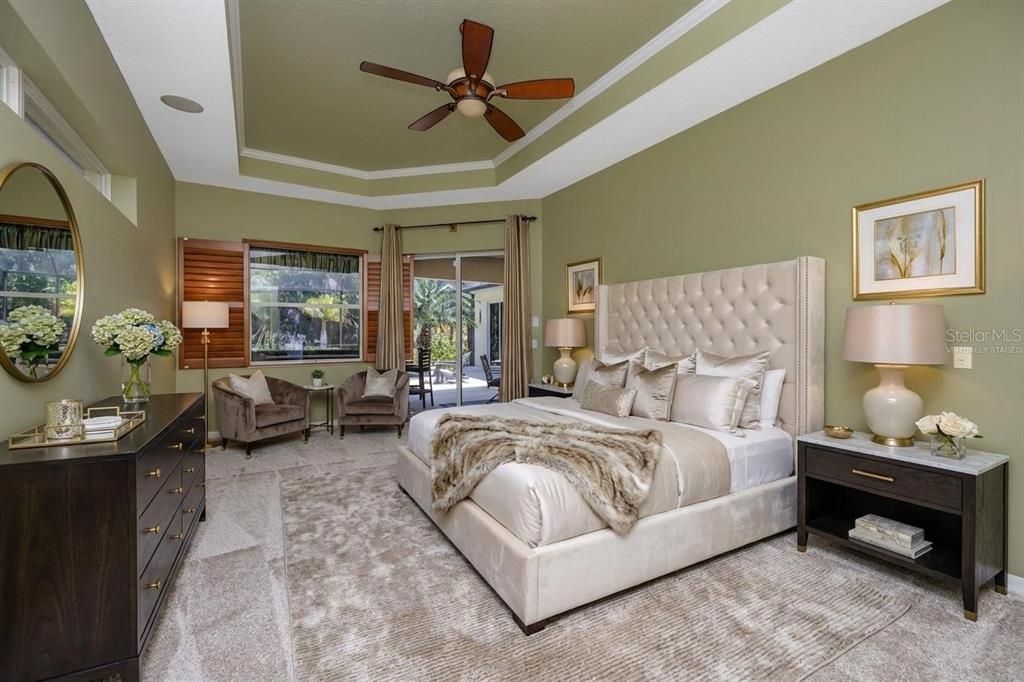 Под контрактом: $569,000 (4 спален, 3 ванн, 2322 Квадратных фут)