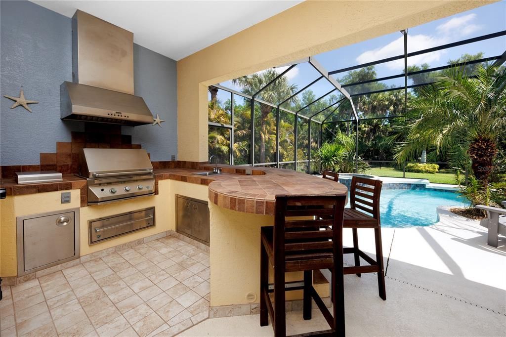 Под контрактом: $569,000 (4 спален, 3 ванн, 2322 Квадратных фут)