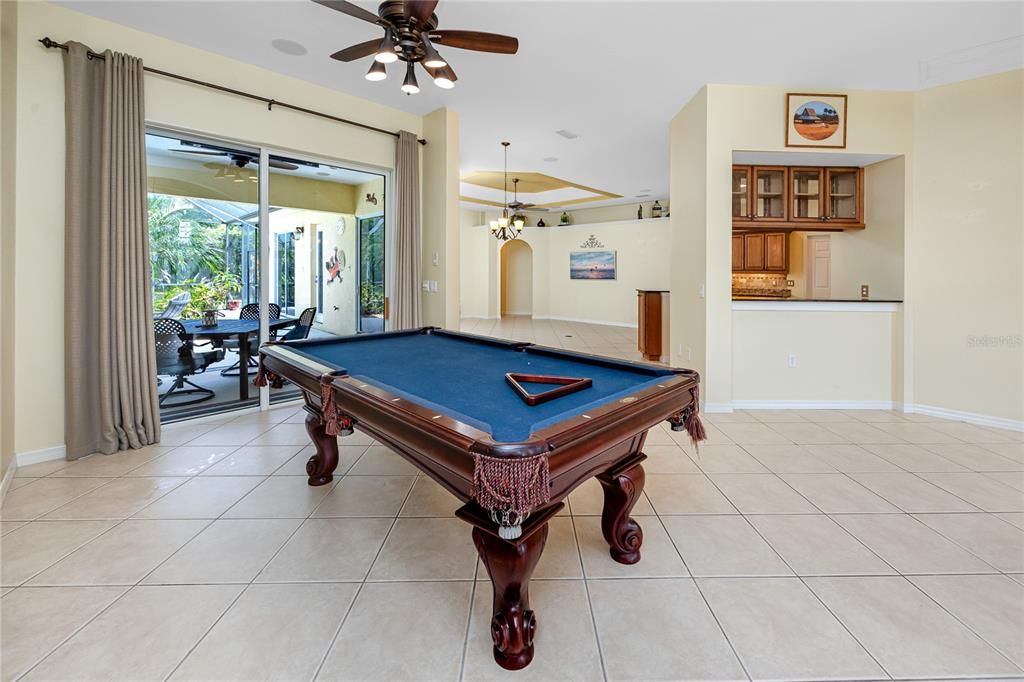 Под контрактом: $569,000 (4 спален, 3 ванн, 2322 Квадратных фут)