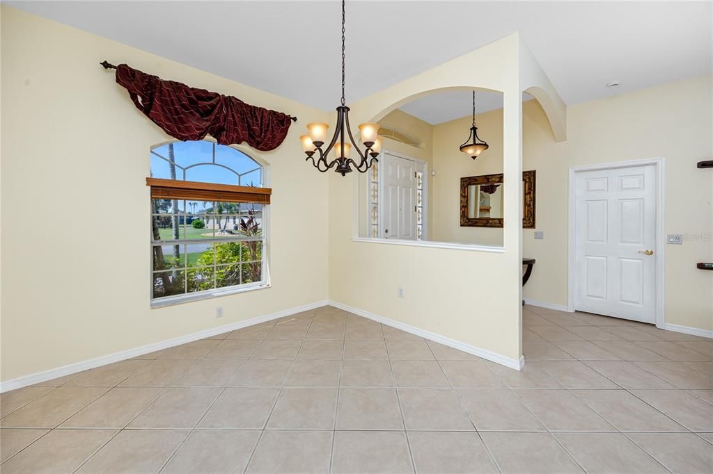 Под контрактом: $569,000 (4 спален, 3 ванн, 2322 Квадратных фут)