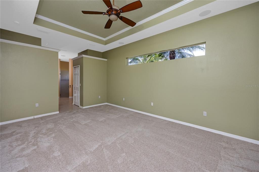 Под контрактом: $569,000 (4 спален, 3 ванн, 2322 Квадратных фут)