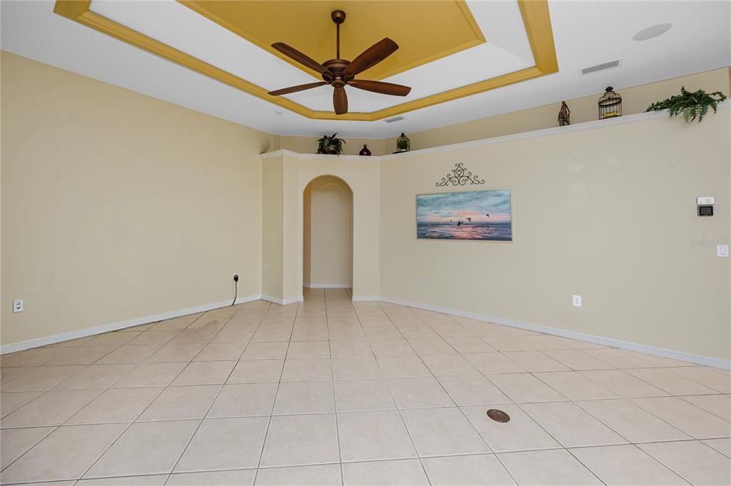 Под контрактом: $569,000 (4 спален, 3 ванн, 2322 Квадратных фут)