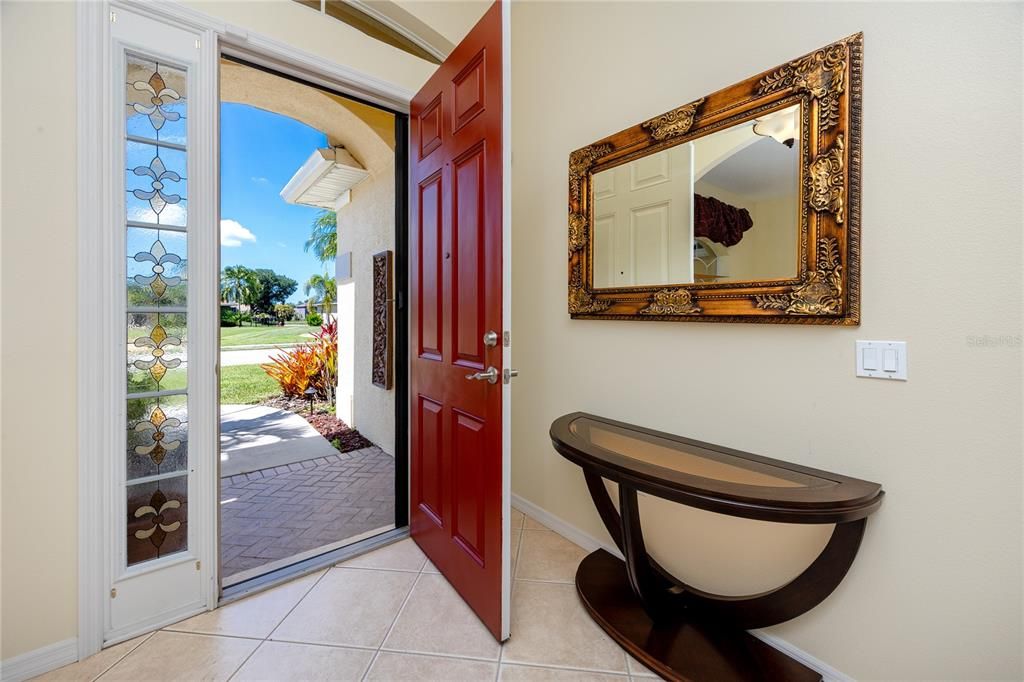 Под контрактом: $569,000 (4 спален, 3 ванн, 2322 Квадратных фут)