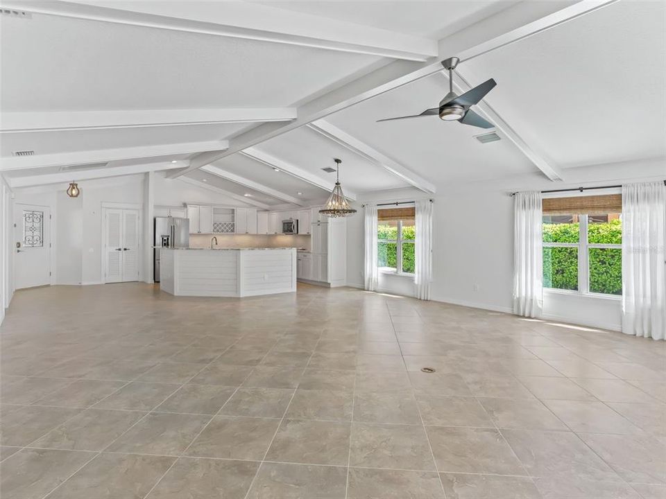 Activo con contrato: $799,000 (3 camas, 2 baños, 1851 Pies cuadrados)