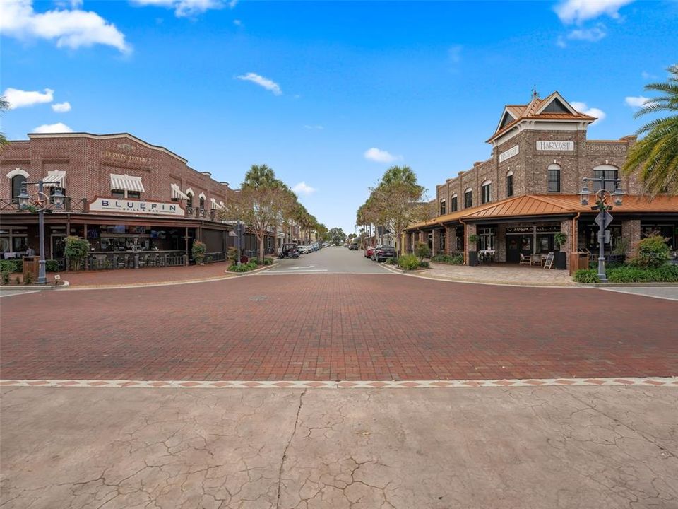 Activo con contrato: $799,000 (3 camas, 2 baños, 1851 Pies cuadrados)