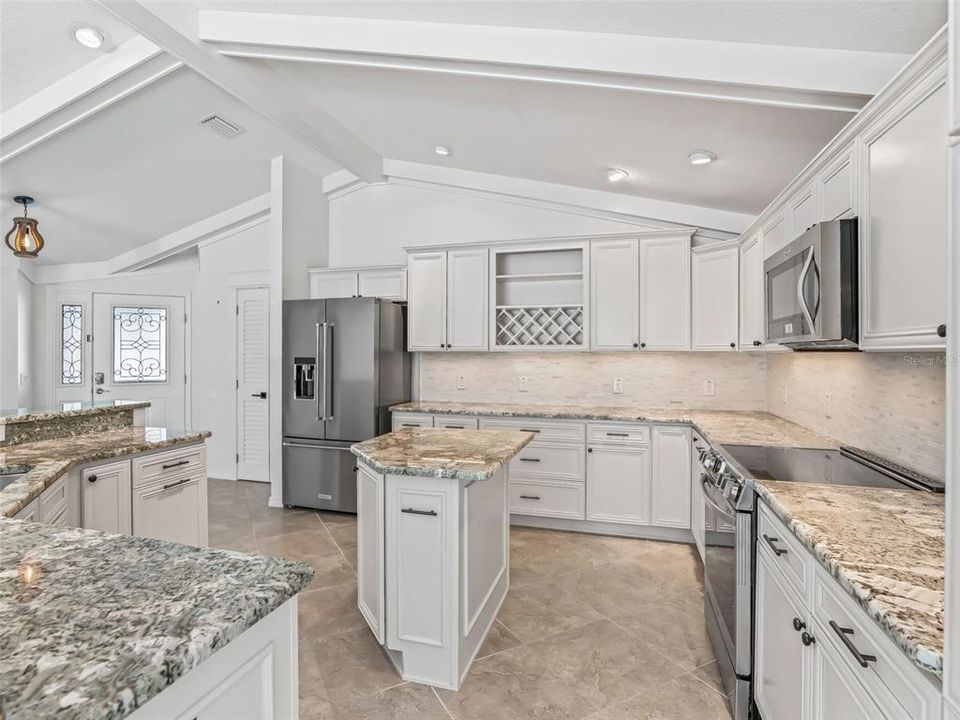 Activo con contrato: $799,000 (3 camas, 2 baños, 1851 Pies cuadrados)
