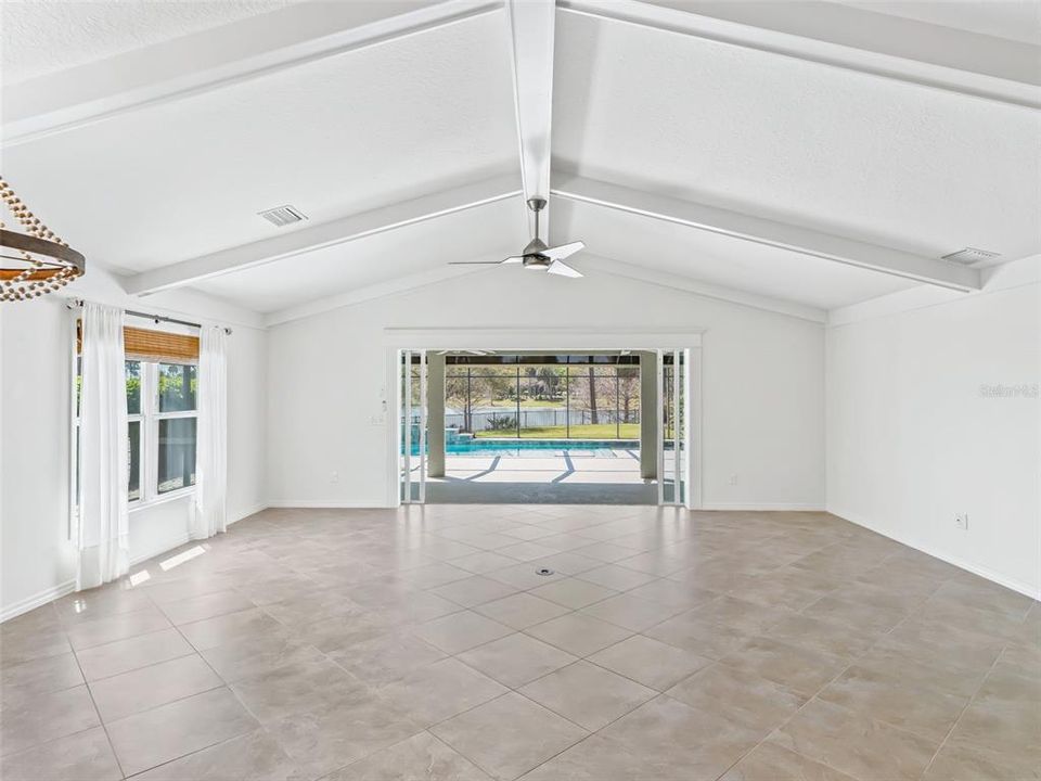 Activo con contrato: $799,000 (3 camas, 2 baños, 1851 Pies cuadrados)