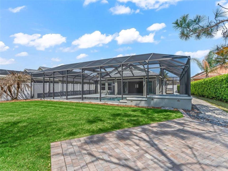 Activo con contrato: $799,000 (3 camas, 2 baños, 1851 Pies cuadrados)