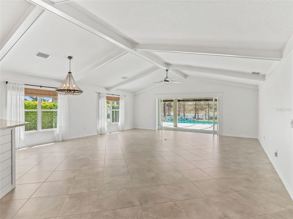 Activo con contrato: $799,000 (3 camas, 2 baños, 1851 Pies cuadrados)