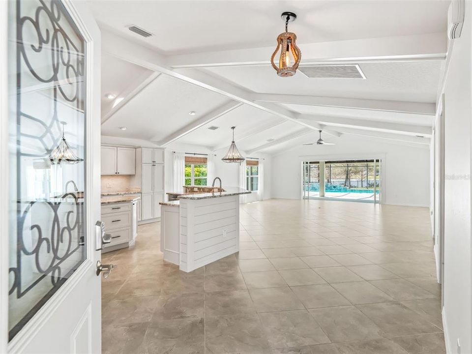 Activo con contrato: $799,000 (3 camas, 2 baños, 1851 Pies cuadrados)