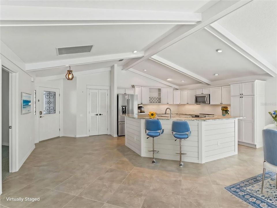 Activo con contrato: $799,000 (3 camas, 2 baños, 1851 Pies cuadrados)