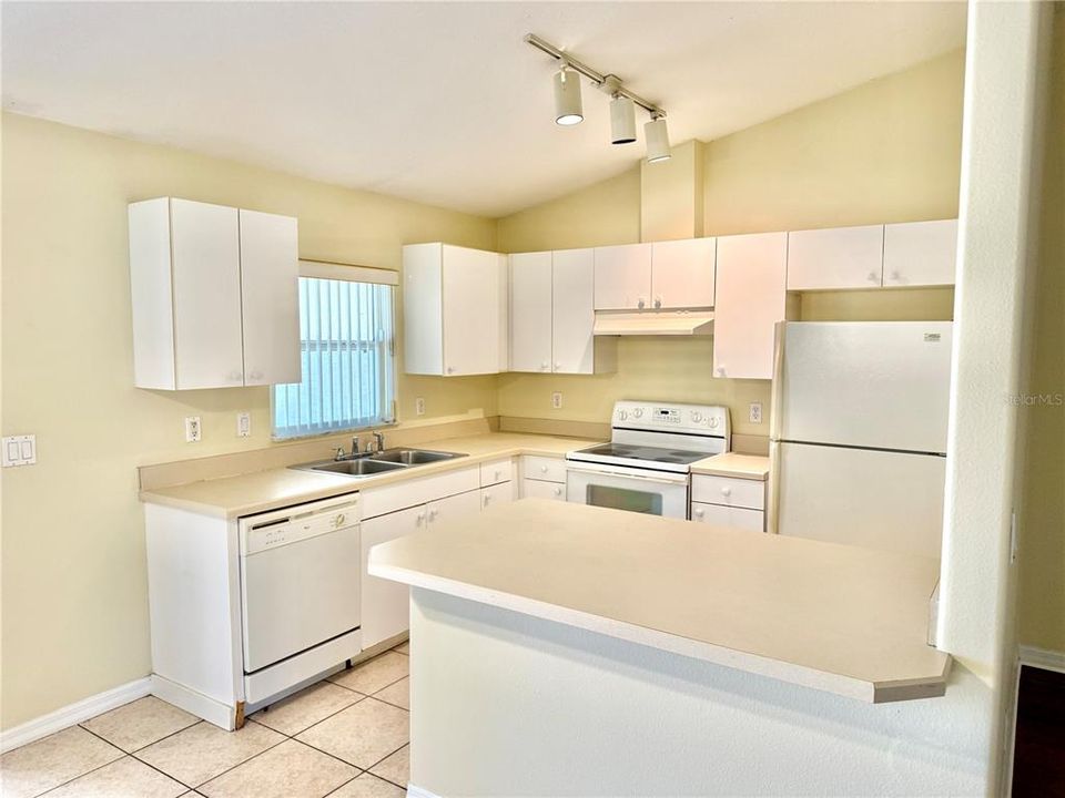 For Sale: $419,000 (6 beds, 0 baths, 2732 Square Feet)