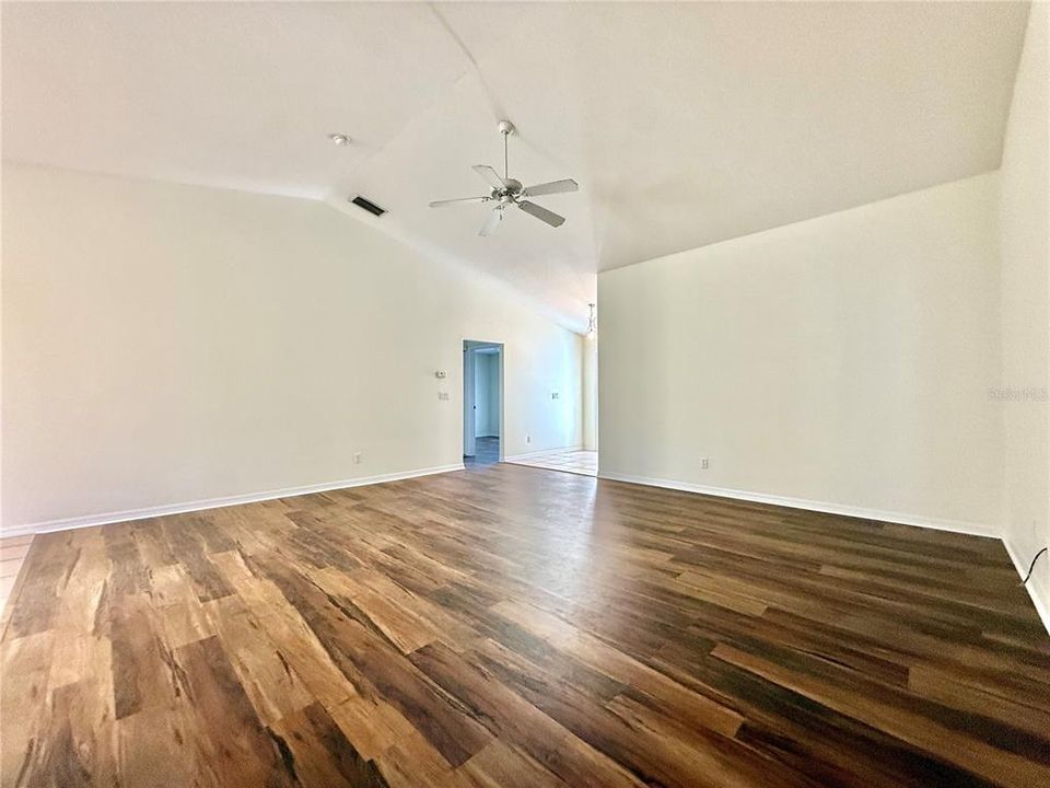 For Sale: $419,000 (6 beds, 0 baths, 2732 Square Feet)