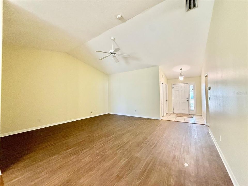 For Sale: $419,000 (6 beds, 0 baths, 2732 Square Feet)