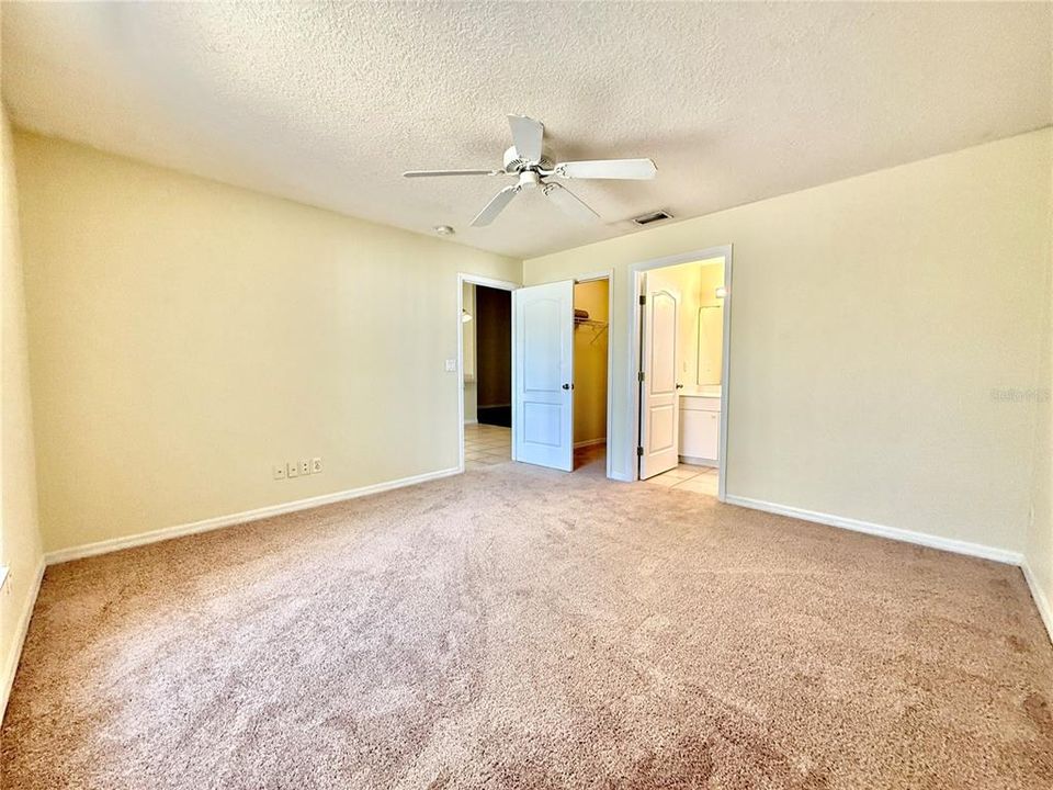 For Sale: $419,000 (6 beds, 0 baths, 2732 Square Feet)