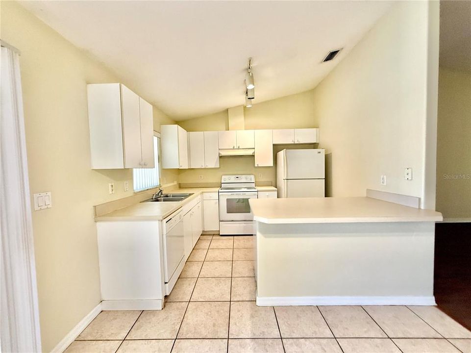 For Sale: $419,000 (6 beds, 0 baths, 2732 Square Feet)