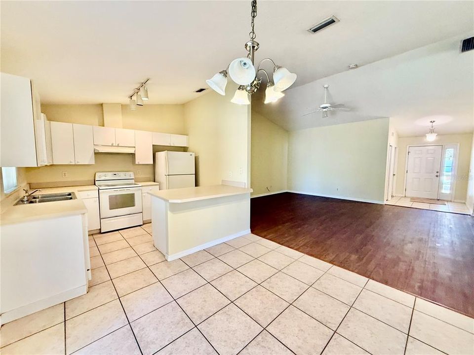For Sale: $419,000 (6 beds, 0 baths, 2732 Square Feet)
