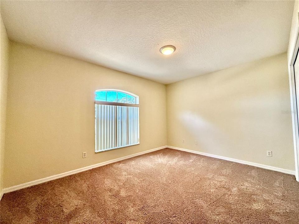 For Sale: $419,000 (6 beds, 0 baths, 2732 Square Feet)