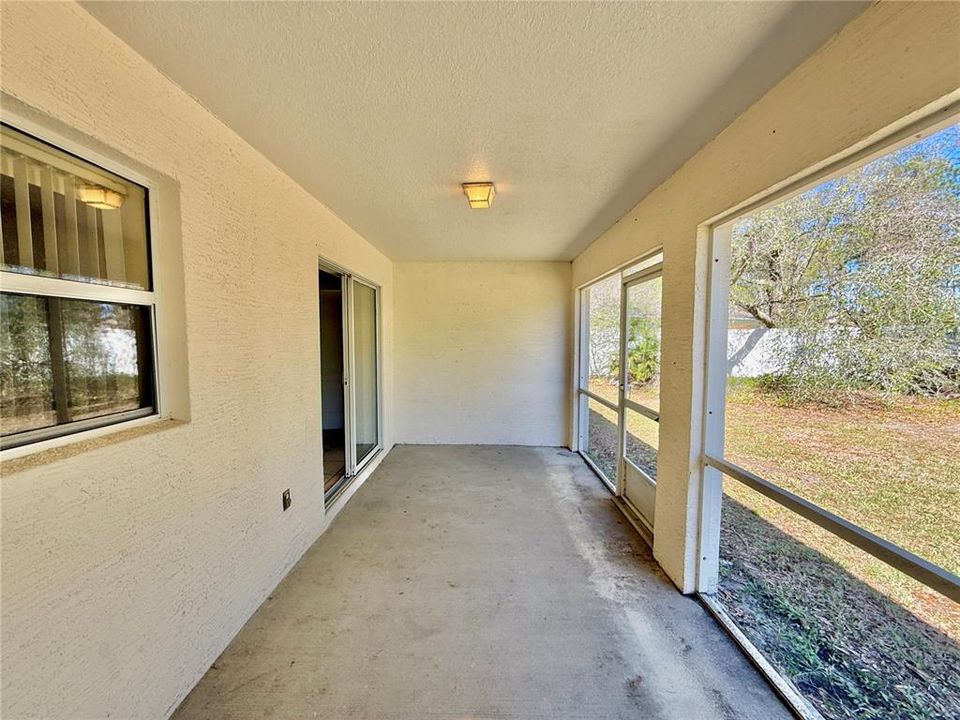 For Sale: $419,000 (6 beds, 0 baths, 2732 Square Feet)