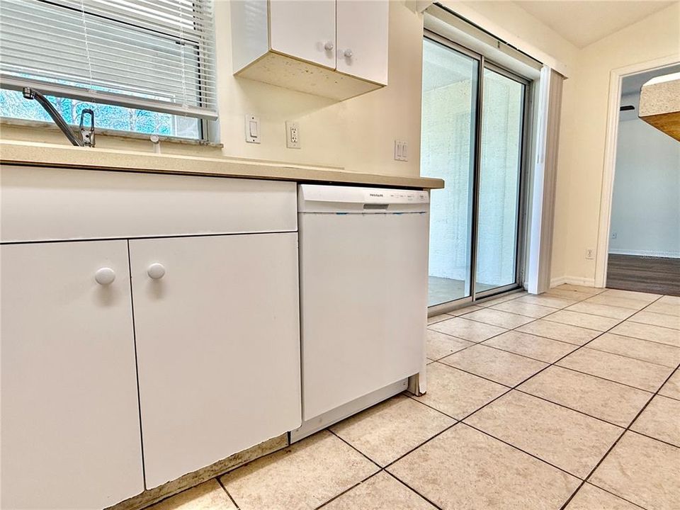 For Sale: $419,000 (6 beds, 0 baths, 2732 Square Feet)