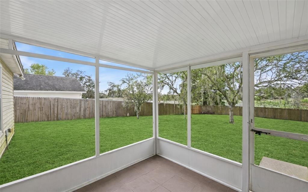 Active With Contract: $259,900 (3 beds, 2 baths, 1178 Square Feet)