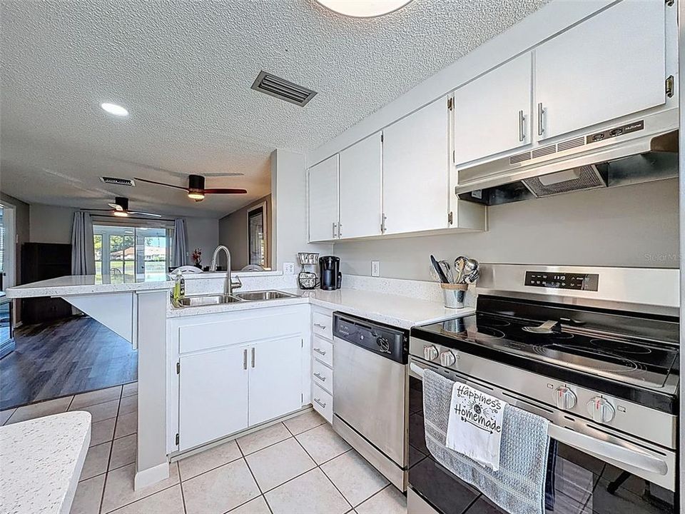 Activo con contrato: $124,900 (2 camas, 1 baños, 827 Pies cuadrados)