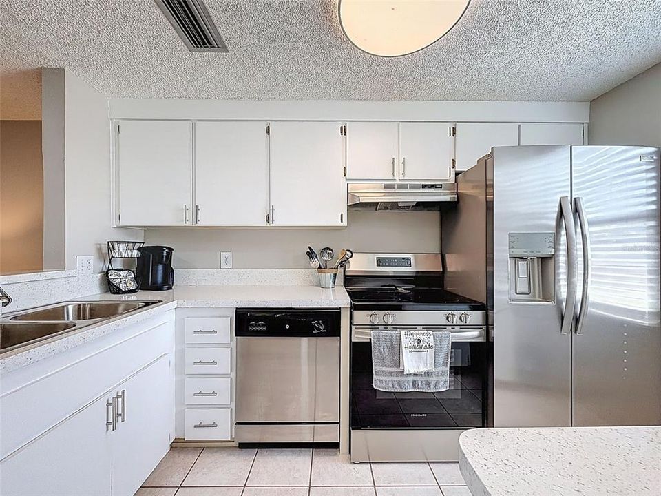 Activo con contrato: $124,900 (2 camas, 1 baños, 827 Pies cuadrados)