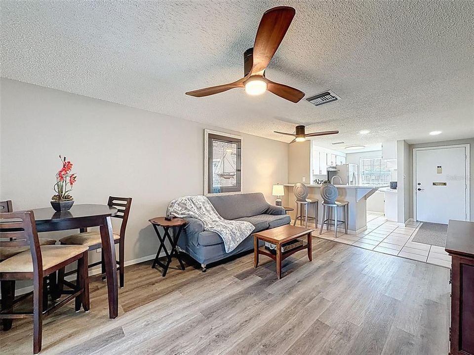 Activo con contrato: $124,900 (2 camas, 1 baños, 827 Pies cuadrados)