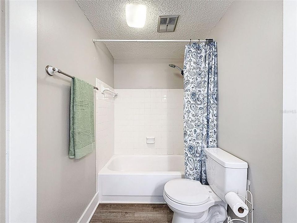 Activo con contrato: $124,900 (2 camas, 1 baños, 827 Pies cuadrados)