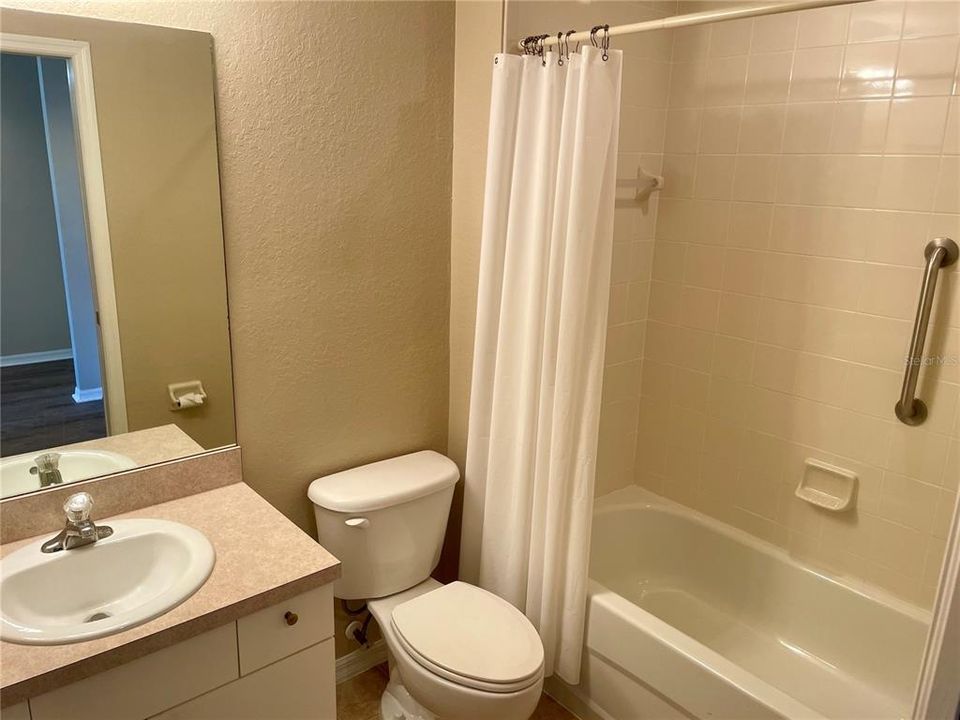 Activo con contrato: $184,900 (2 camas, 2 baños, 1168 Pies cuadrados)