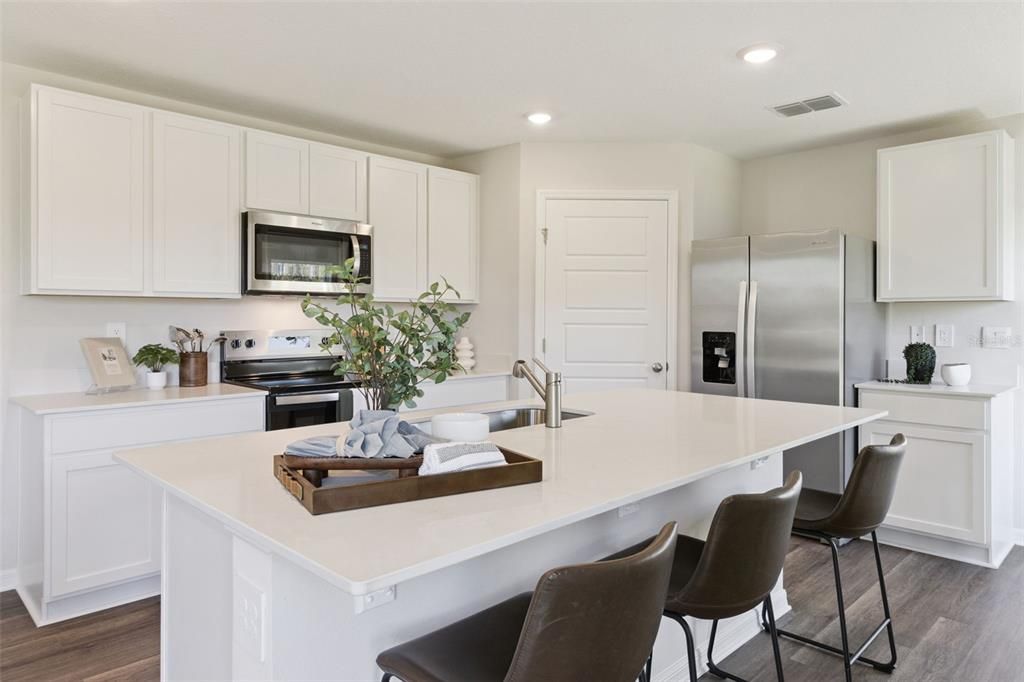 Active With Contract: $323,990 (4 beds, 2 baths, 1665 Square Feet)